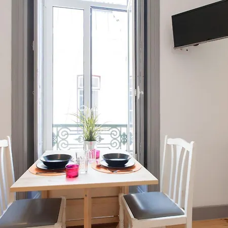 Apartament Located Lizbona